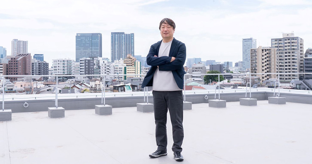 作家・伊与原新「無駄な読書というものはない」――『名門校の本棚』より